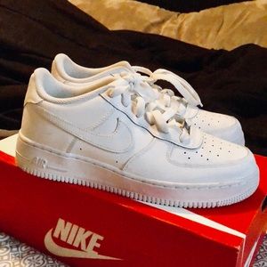 Nike Air Force 1s - Low Cut